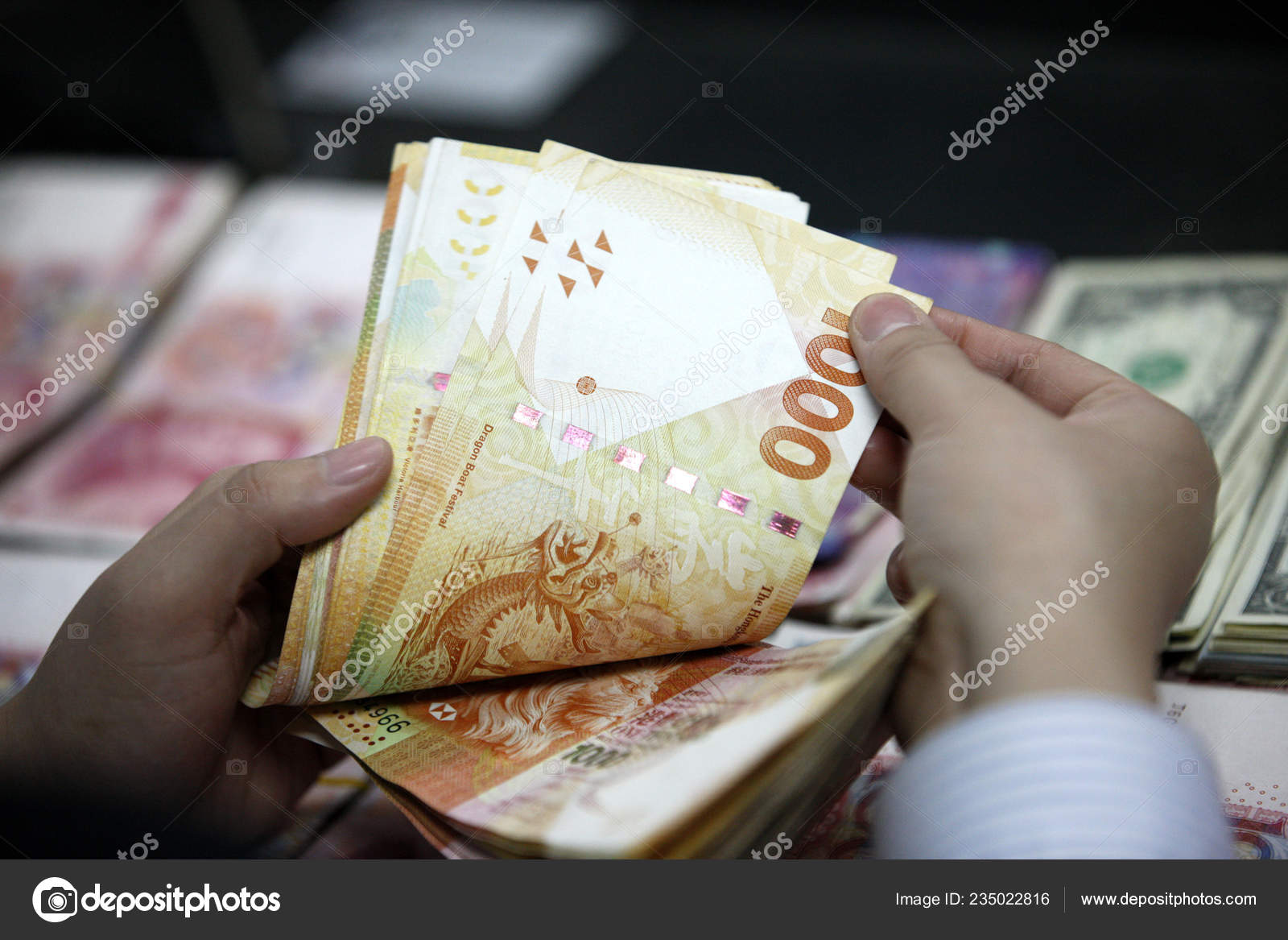 Chinese Clerk Counts Hong Kong Dollar Hkd Banknotes Rmb Renminbi — Stock  Editorial Photo © IC Photo #235022816