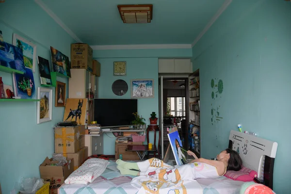 Year Old Chinese Woman Zhang Junli Who Has Been Paralyzed — 图库照片