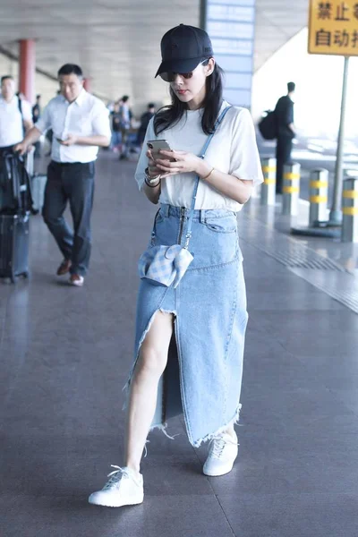 2018 日中国北京市に北京首都国際空港に到着した中国の女優の李冰冰 — ストック写真