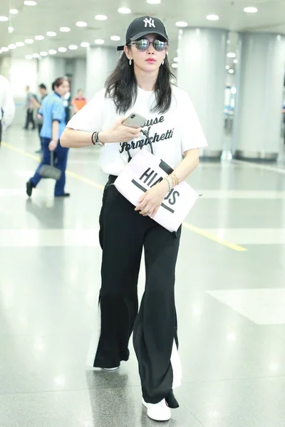 Chinese Actress Bingbing Arrives Beijing Capital International Airport Beijing China — Stock Photo, Image