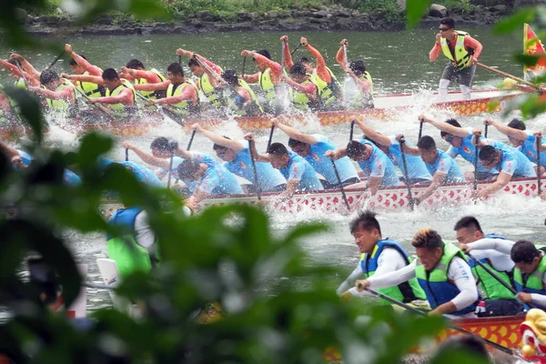 Los Participantes Compiten Tramo Putuo Del Campeonato China Dragon Boat —  Fotos de Stock