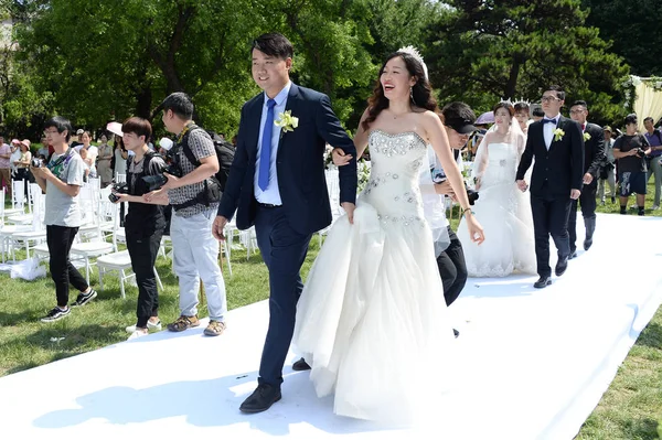 Casais Pós Graduação Participam Uma Cerimônia Casamento Grupo Instituto Tecnologia — Fotografia de Stock