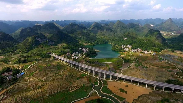 Nandan Sectie Van Lanzhouchaikou Expressway Reizen Door Charmante Terrasvormige Rijstvelden — Stockfoto