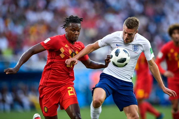 Michy Batshuayi Bélgica Izquierda Desafía Jugador Inglaterra Partido Del Grupo — Foto de Stock