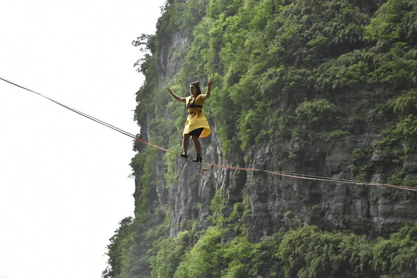 Mia Noblet Del Canada Partecipa Concorso Slackline Tacchi Alti Una — Foto Stock