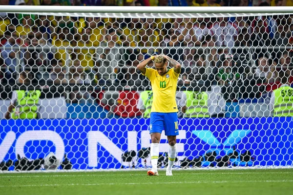 2018年6月27日 巴西选手内马尔在俄罗斯莫斯科举行的2018年亚足联世界杯期间 在与塞尔维亚的 组比赛中错失一记射门机会 做出了反应 — 图库照片