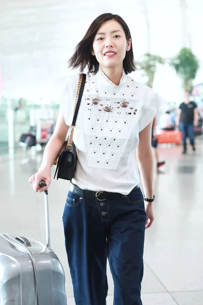 Mannequin Chinois Liu Wen Est Photographiée Son Arrivée Aéroport International — Photo