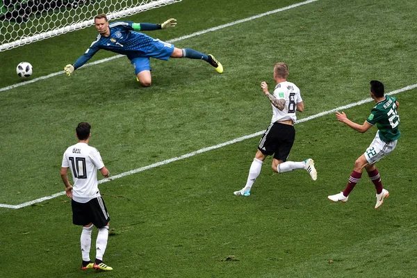 Hirving Lozano México Certo Arremessa Para Marcar Gol Contra Alemanha — Fotografia de Stock