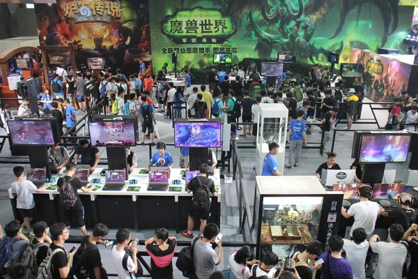 Посещение Xiv China Digital Entertainment Expo Известной Chinajoy 2016 Шанхае — стоковое фото