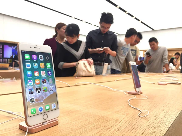 Iphone Smartphone Display Apple Store Shanghai China September 2017 — Stock Photo, Image