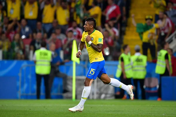 Der Brasilianer Paulinho Feiert Nach Seinem Tor Gegen Serbien Gruppenspiel — Stockfoto