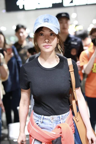 Cântăreața Taiwaneză Jolin Tsai Îmbrăcată Într Dantelă Neagră Sexy Fără — Fotografie, imagine de stoc