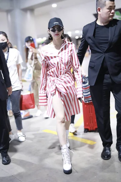 Chanteuse Actrice Chinoise Victoria Song Song Qian Arrive Aéroport International — Photo