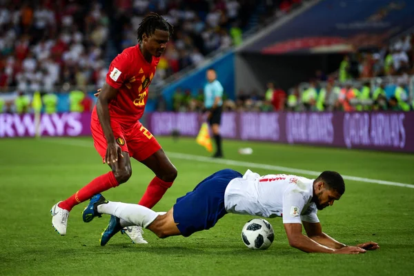 Dedryck Boyata Bélgica Esquerda Desafia Jogador Inglaterra Seu Jogo Grupo — Fotografia de Stock