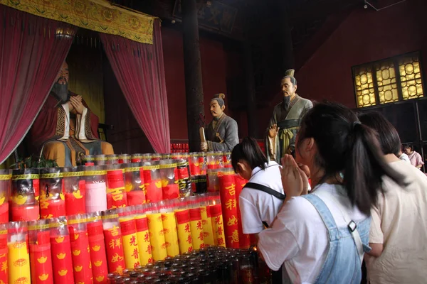 Estudantes Chineses Rezam Por Boa Sorte Antes Próximo Exame Nacional — Fotografia de Stock