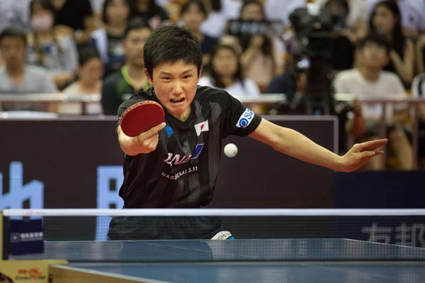 日本友和張本がシーマスター 2018 Ittf ワールド ツアー プラチナ カイサ中国で開く深圳市 中国南部の広東省 2018 日の間にショットを中国の林 — ストック写真