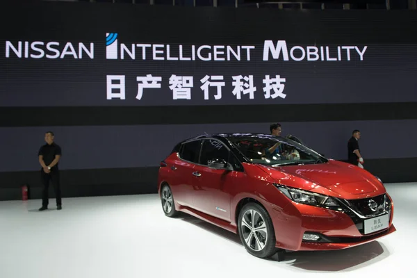 Nissan Leaf Представлен Пекинской Международной Автомобильной Выставке Известной Auto China — стоковое фото