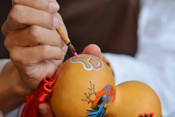 Der Ältere Chinesische Handwerker Zhang Miao Malt Seinem Atelier Der — Stockfoto