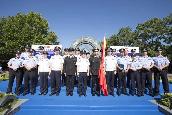 Italian Police Officers Attend Ceremony Mark Start Joint Patrols Chinese — Stock Photo, Image