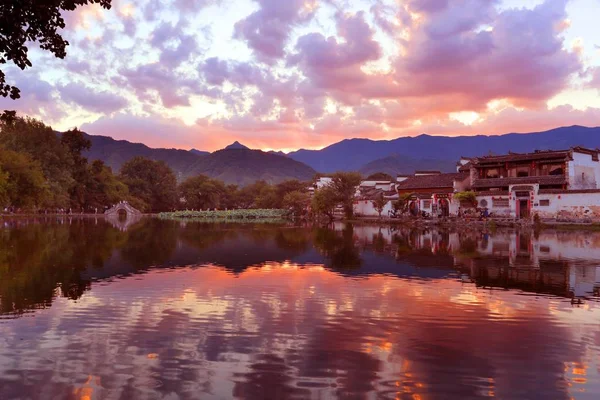 Sonnenuntergang Landschaft Traditioneller Gebäude Dorf Hongcun Das Als Weltkulturerbe Gelistet — Stockfoto