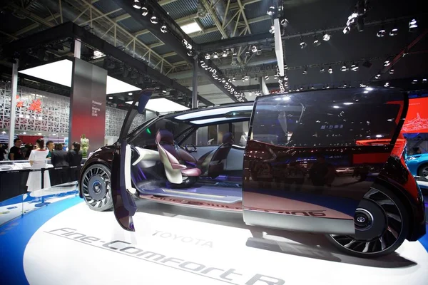 Fine Comfort Ride Concept Car Display Stand Toyota 15Th China — 图库照片