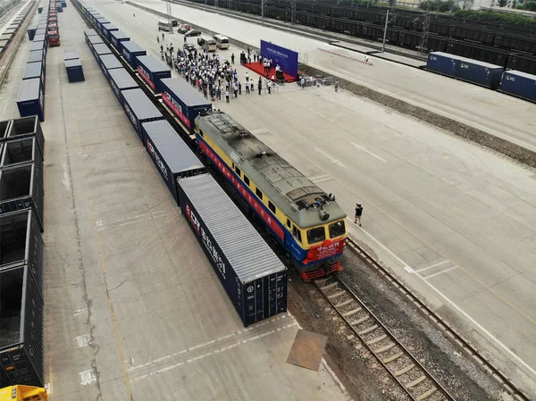 Грузовой Поезд China Railway Express Курсирующий Шицзячжуана Минск Перед Отправлением — стоковое фото