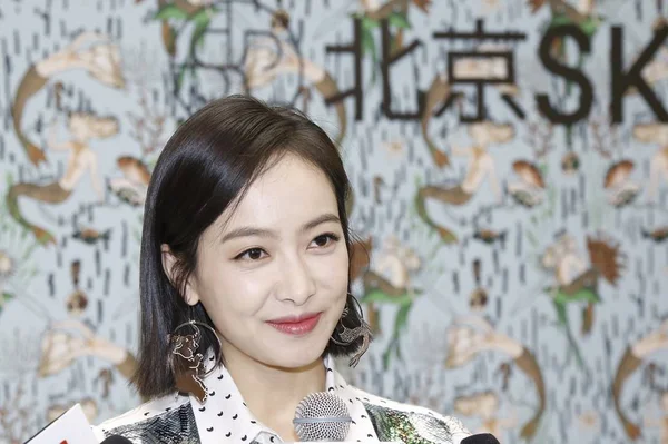 Čínská Zpěvačka Herečka Victoria Song Nebo Píseň Qian Navštěvuje Propagační — Stock fotografie
