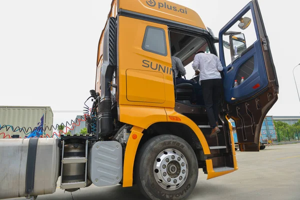 Ein Selbstfahrender Schwerlasttransporter Der Suning Logistics Beim Starttest Für Den — Stockfoto