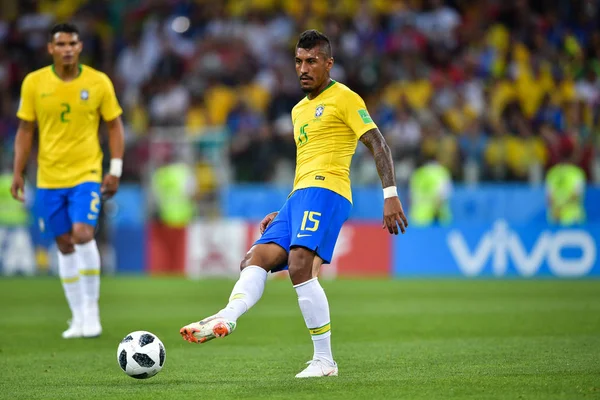 Paulinho Brasil Passa Bola Para Companheiro Equipe Seu Jogo Grupo — Fotografia de Stock