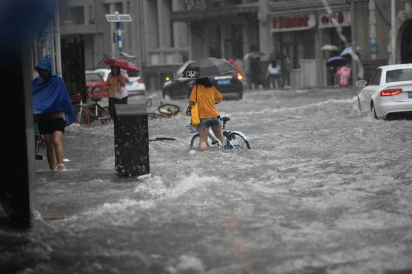 Cyclist Rides Flooded Road Caused Heavy Rainstorm Tianjin China July — Stock Photo, Image