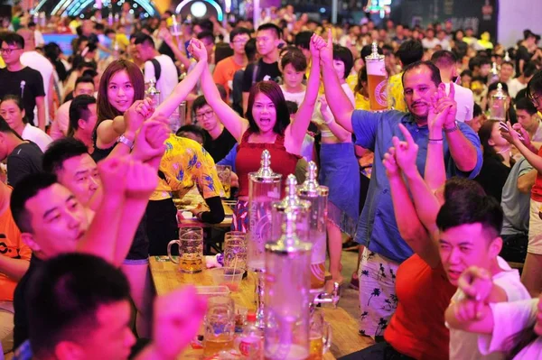 Vakantiegangers Wonen Het 28E Qingdao Internationaal Bierfestival Aziatische Oktoberfest Het — Stockfoto