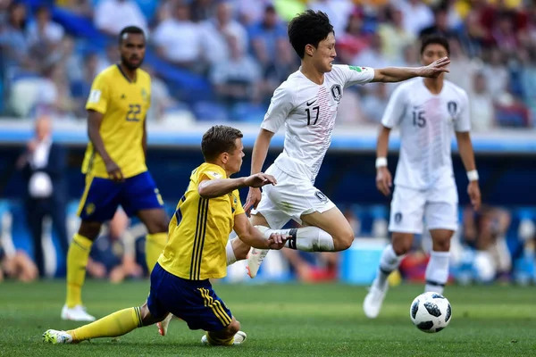 Viktor Claesson Sweden Left Challenges Lee Jae Sung South Korea — Stock Photo, Image