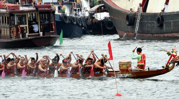 Participantes Competem Uma Corrida Barco Dragão Realizada Para Celebrar Dragon — Fotografia de Stock