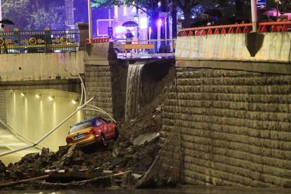 Taxi Slides Slope Underpass Bridge Collapsed Accident Site Cordoned Area — Stock Photo, Image