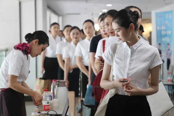 Los Solicitantes China Eastern Airlines Preparan Para Participar Una Entrevista — Foto de Stock