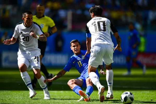 Bryan Ruiz Right Costa Rica Challenges Philippe Coutinho Brazil Group — Stock Photo, Image