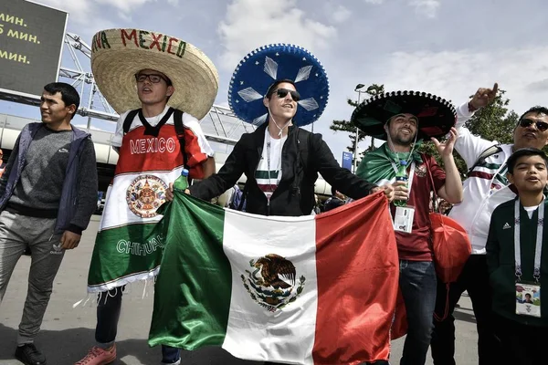 Mexikanische Fans Versammeln Sich Vor Dem Gruppenspiel Zwischen Russland Und — Stockfoto