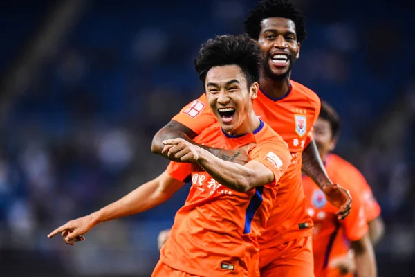 Brazilian Football Player Gil Right Shandong Luneng Taishan Celebrates His — Stock Photo, Image