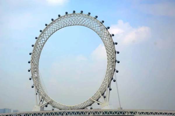Pemandangan Jembatan Bailang Jembatan Ferris Wheel Roda Ferris Nirnoda Terbesar — Stok Foto