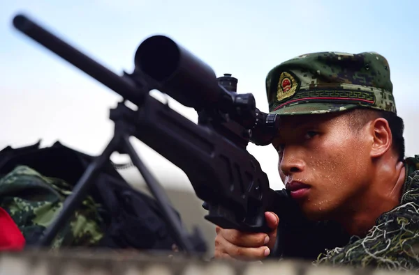 Guangdong Fegyveres Rendőrség Mesterlövész Célja Cél Során Forgatás Képzés Shenzhen — Stock Fotó