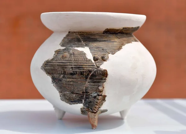 Artigo Cerâmica Restaurado Por Arqueólogo Chinês Desenterrado Local Escavação Das — Fotografia de Stock