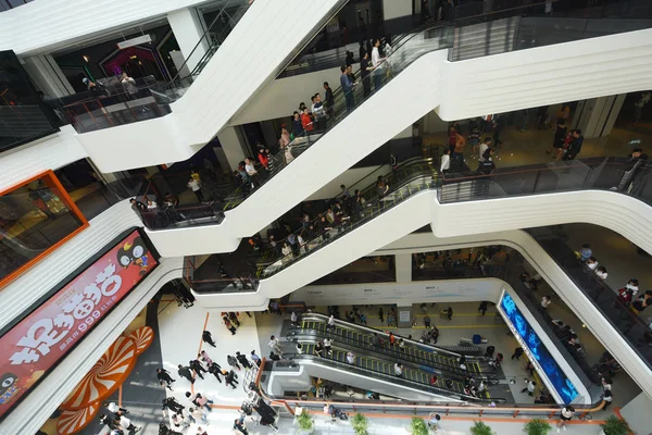 Kunden Kaufen Qin Cheng Dem Ersten Einkaufszentrum Des Chinesischen Commerce — Stockfoto