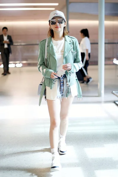 Chinese Actress Jing Tian Pictured Shanghai Hongqiao International Airport Shanghai — Stock Photo, Image