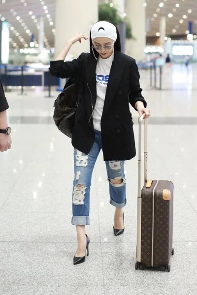 Китайская Актриса Фань Бинбин Прибыла Международный Аэропорт Пекина Участия Каннском — стоковое фото