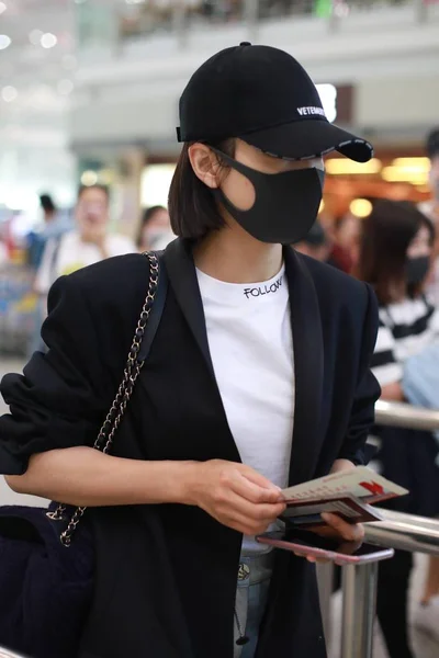 Cantante Attrice Cinese Victoria Song Song Qian Arriva All Aeroporto — Foto Stock