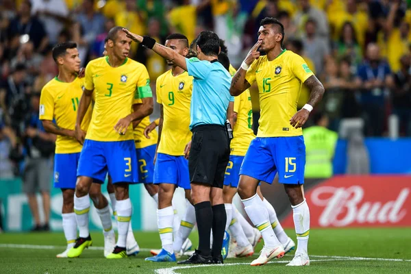 Paulinho Derecha Brasil Vuela Beso Mientras Celebra Con Sus Compañeros — Foto de Stock