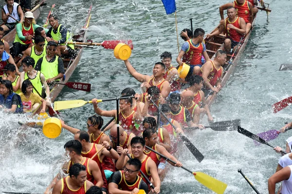 Participantes Competem Uma Corrida Barco Dragão Realizada Para Celebrar Dragon — Fotografia de Stock