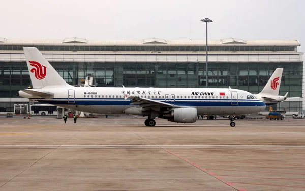 Airbus A320 Air China Taxik Wuhan Tianhe International Airport Wuhan — Stock Fotó