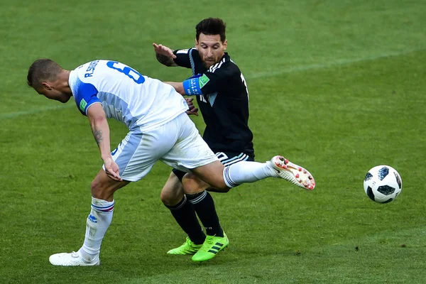Lionel Messi Argentina Certo Desafia Ragnar Sigurdsson Islândia Seu Jogo — Fotografia de Stock