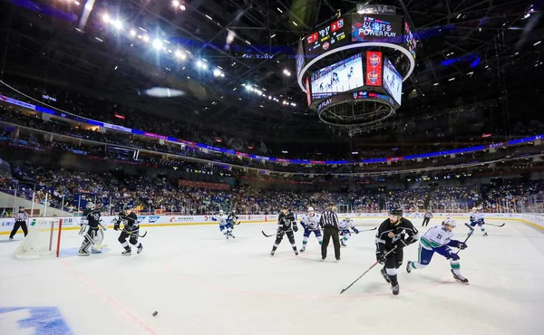 File Los Angeles Kings Compite Contra Vancouver Canucks Durante Primer —  Fotos de Stock